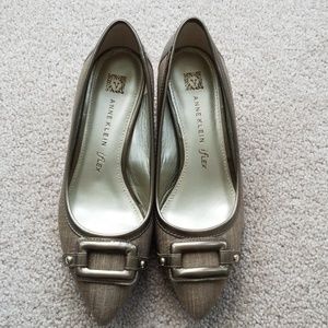 Anne Klein brown kitten heels